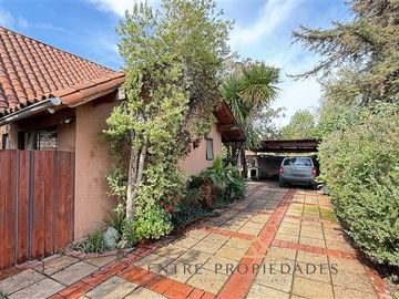Oportunidad ! Venta Casa Condominio Sector Roble jardín