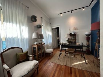 Casa en Venta en Edificio completo de 3 pisos. 6 departamentos y local comercial. Santo Domingo/Miraflores. Metro Bellas Artes