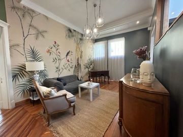 Casa en Venta en Edificio completo de 3 pisos. 6 departamentos y local comercial. Santo Domingo/Miraflores. Metro Bellas Artes
