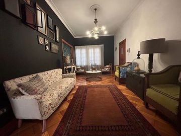 Casa en Venta en Edificio completo de 3 pisos. 6 departamentos y local comercial. Santo Domingo/Miraflores. Metro Bellas Artes