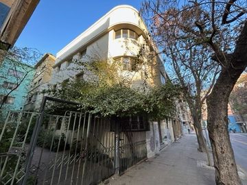 Casa en Venta en Edificio completo de 3 pisos. 6 departamentos y local comercial. Santo Domingo/Miraflores. Metro Bellas Artes