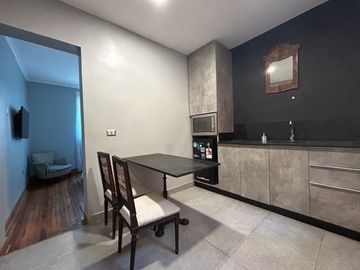 Casa en Venta en Edificio completo de 3 pisos. 6 departamentos y local comercial. Santo Domingo/Miraflores. Metro Bellas Artes