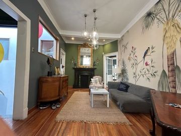 Casa en Venta en Edificio completo de 3 pisos. 6 departamentos y local comercial. Santo Domingo/Miraflores. Metro Bellas Artes