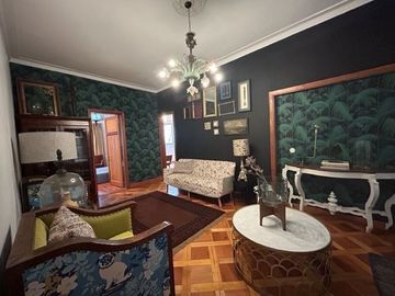 Casa en Venta en Edificio completo de 3 pisos. 6 departamentos y local comercial. Santo Domingo/Miraflores. Metro Bellas Artes