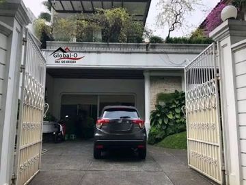 INFO-Disewakan Rumah MEWAH Pondok Indah,2Lantai lokasi FAVORIT Big Size Ada POOL bagus.