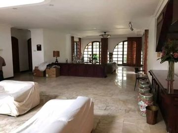 INFO-Disewakan Rumah MEWAH Pondok Indah,2Lantai lokasi FAVORIT Big Size Ada POOL bagus.