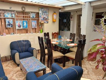 CASA EN VENTA EN EL BARRIO SANTA LUCIA  EXCELENTE PARA BODEGA O INDUSTRIA