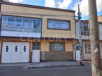 CASA EN VENTA EN EL BARRIO SANTA LUCIA  EXCELENTE PARA BODEGA O INDUSTRIA