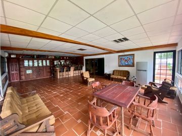 SE VENDE HERMOSA CASA EN ALTOS DE CERRO AZUL $195,000