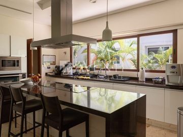 Casa en Venta, Los Canales, Puerto Cancún, Cancún