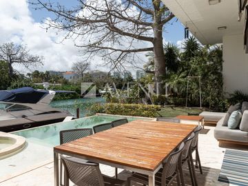Casa en Venta, Los Canales, Puerto Cancún, Cancún