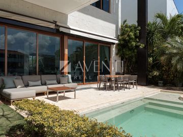 Casa en Venta, Los Canales, Puerto Cancún, Cancún