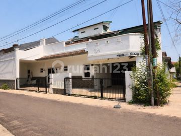 Rumah di Pusat Kota Dekat Pacific Mall