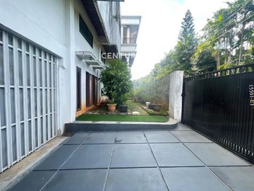 Dijual Tanah Ada Bangunannya Bisa Untuk Dibangun 4 Unit Rumah