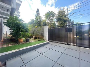 Dijual Tanah Ada Bangunannya Bisa Untuk Dibangun 4 Unit Rumah