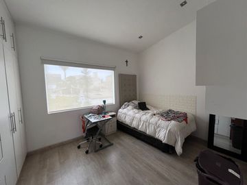 LINDA CASA EN VENTA CON 5 DORMITORIOS EN CHACARILLA