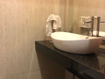LINDA CASA EN VENTA CON 5 DORMITORIOS EN CHACARILLA