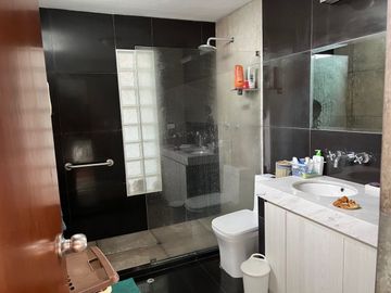 LINDA CASA EN VENTA CON 5 DORMITORIOS EN CHACARILLA