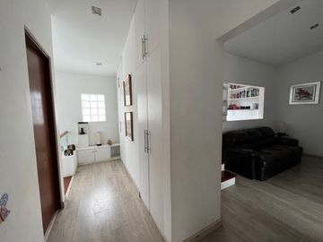 LINDA CASA EN VENTA CON 5 DORMITORIOS EN CHACARILLA