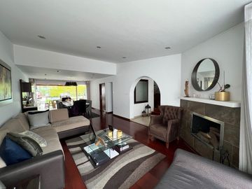 LINDA CASA EN VENTA CON 5 DORMITORIOS EN CHACARILLA