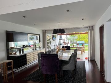 LINDA CASA EN VENTA CON 5 DORMITORIOS EN CHACARILLA