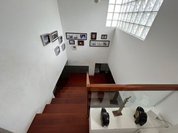 LINDA CASA EN VENTA CON 5 DORMITORIOS EN CHACARILLA