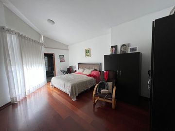 LINDA CASA EN VENTA CON 5 DORMITORIOS EN CHACARILLA