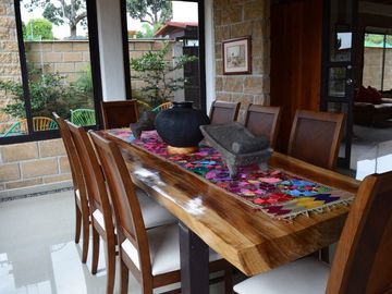 En renta hermosa casa por mes.
