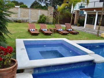 En renta hermosa casa por mes.