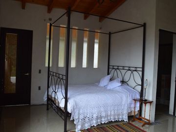 En renta hermosa casa por mes.