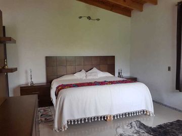 En renta hermosa casa por mes.