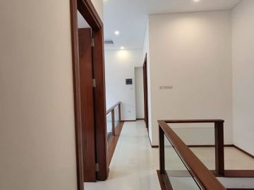 EXCLUSIVE Rumah Bersih with Swimming Pool di Maleo sektor 9 6569-GB 0811111----