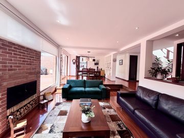 casa en venta en santa ana-usaquén. Cod V8408233