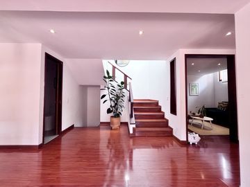 casa en venta en santa ana-usaquén. Cod V8408233