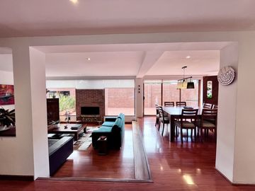 casa en venta en santa ana-usaquén. Cod V8408233