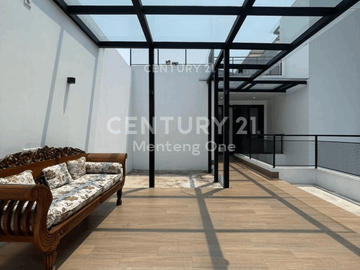 Brand New House Menteng Modern Minimalist