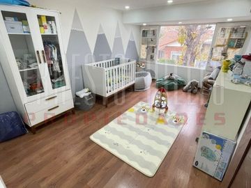 VENTA HERMOSA CASA 5AMB EN QUILMES CENTRO CON PATIO, TERRAZA, PLAYROOM Y COCHERA PARA DOS AUTOS.