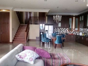 Dijual Rumah/VillaMewah Full Furnish View City, Dago Resort Pakar