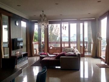 Dijual Rumah/VillaMewah Full Furnish View City, Dago Resort Pakar