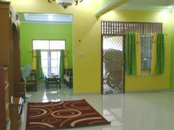 Rumah Siap Huni Dengan Lahan Luas 185 m2 Di Dalam Komplek Perumahan Bekasi Utara.