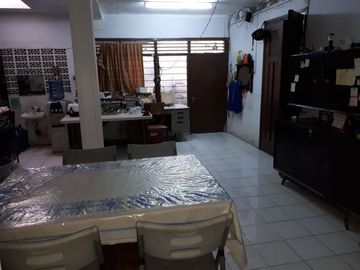 Rumah Posisi SUPER STRATEGIS dan SUPER MENGUNTUNGKAN di Pinggir Jalan Raya!
