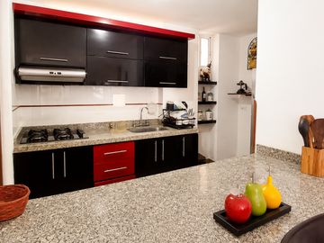 Se vende amplio apartamento en Cañaveral
Área 114m²
Estrato 4

Vista exterior Ubicado en un excelent