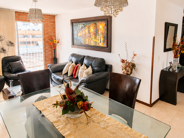 Se vende amplio apartamento en Cañaveral
Área 114m²
Estrato 4

Vista exterior Ubicado en un excelent