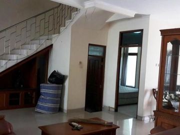 RUMAH 2LT MODERN SIAP HUNI DI JALAN MONJALI