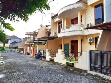 RUMAH 2LT MODERN SIAP HUNI DI JALAN MONJALI
