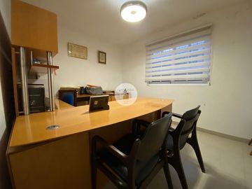 CASA CON USO DE SUELO EN GUADALUPE INN