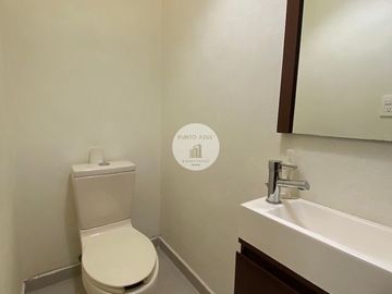 CASA CON USO DE SUELO EN GUADALUPE INN