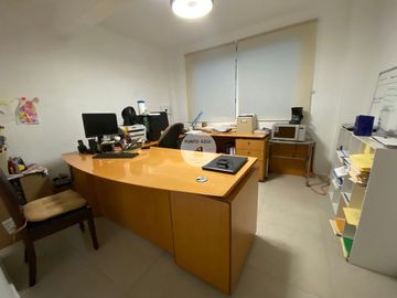 CASA CON USO DE SUELO EN GUADALUPE INN