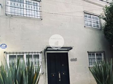 CASA CON USO DE SUELO EN GUADALUPE INN