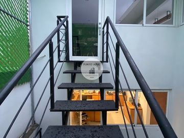 CASA CON USO DE SUELO EN GUADALUPE INN